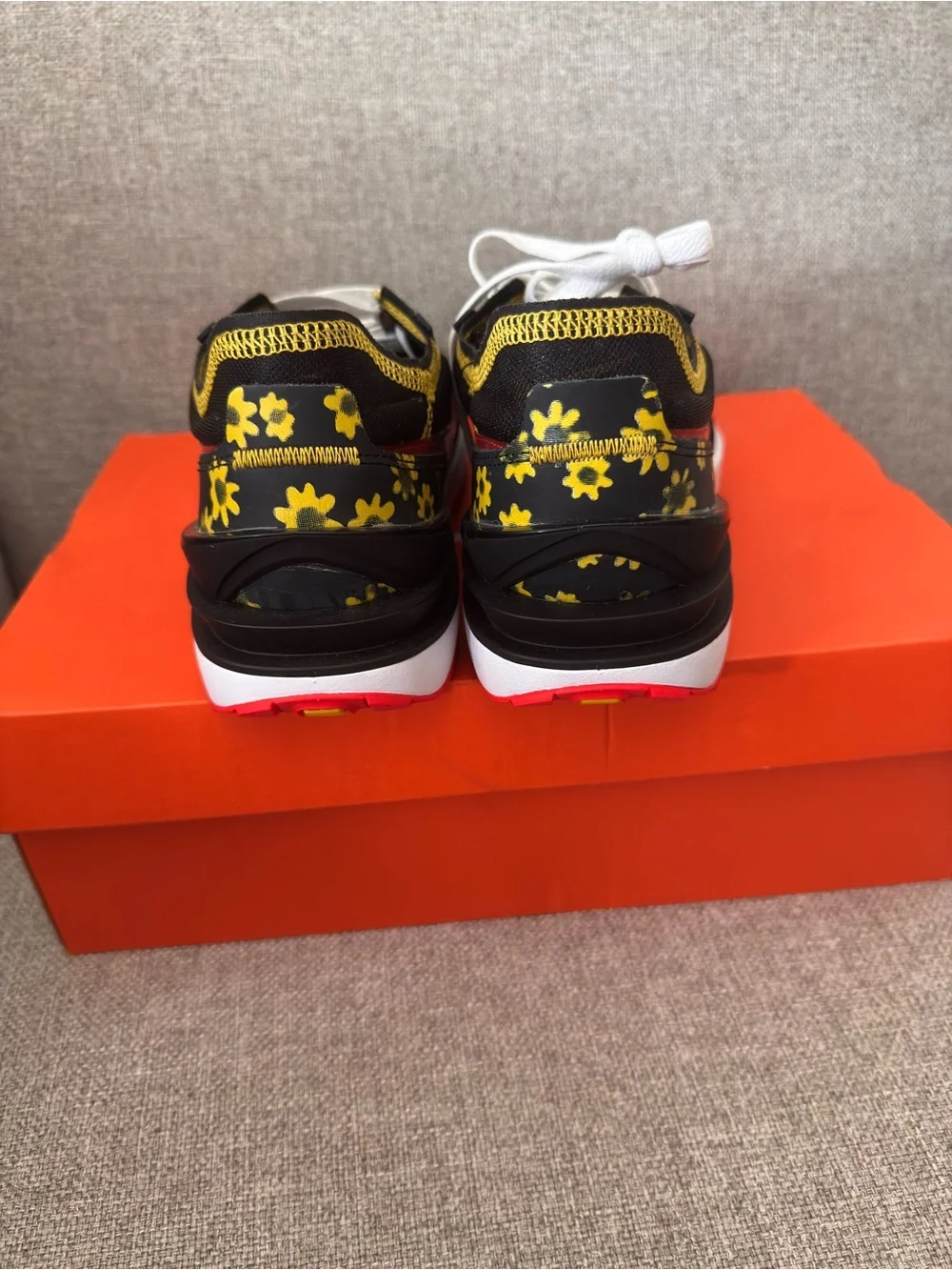 NWT- Nike Men’s Waffle One Sunflower Size 8.5